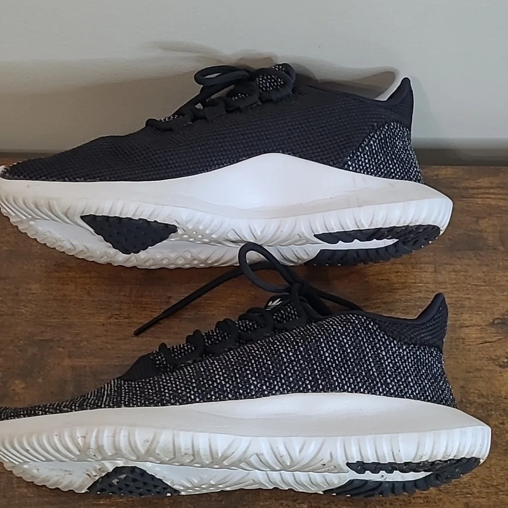 Adidas Black & White Sneakers size 6.5